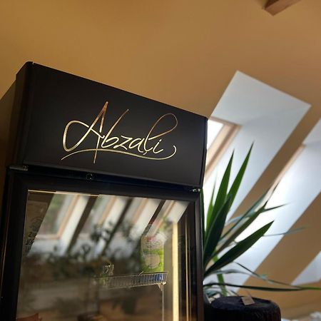 Abzali Hotel And Restaurant With Self Check-In Ādaži Eksteriør bilde
