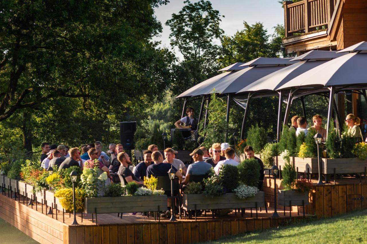Abzali Hotel And Restaurant With Self Check-In Ādaži Eksteriør bilde