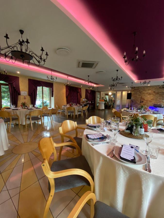 Abzali Hotel And Restaurant With Self Check-In Ādaži Eksteriør bilde