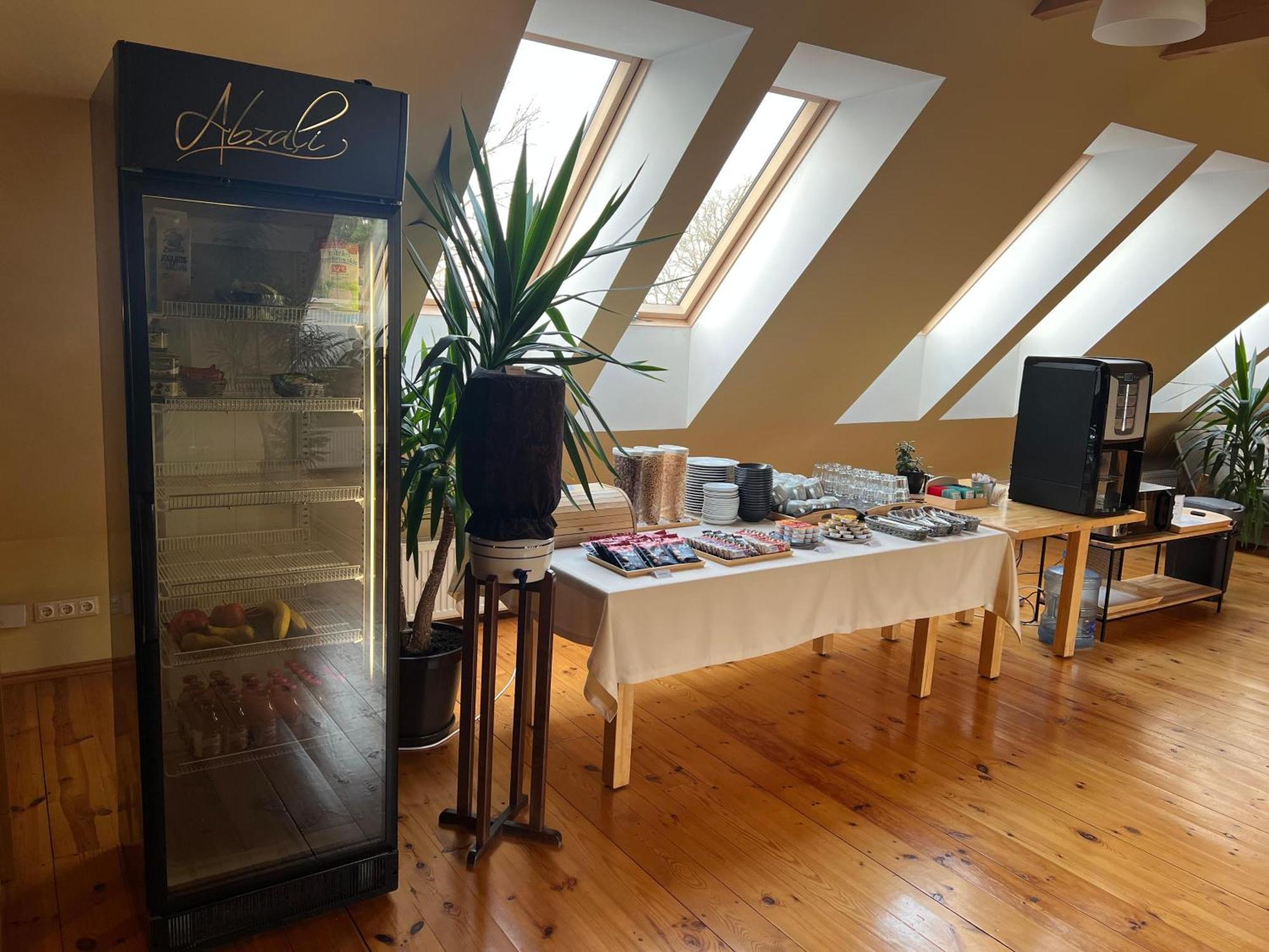 Abzali Hotel And Restaurant With Self Check-In Ādaži Eksteriør bilde